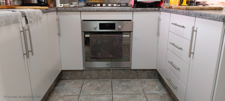 3 Bedroom Property for Sale in Heiderand Western Cape
